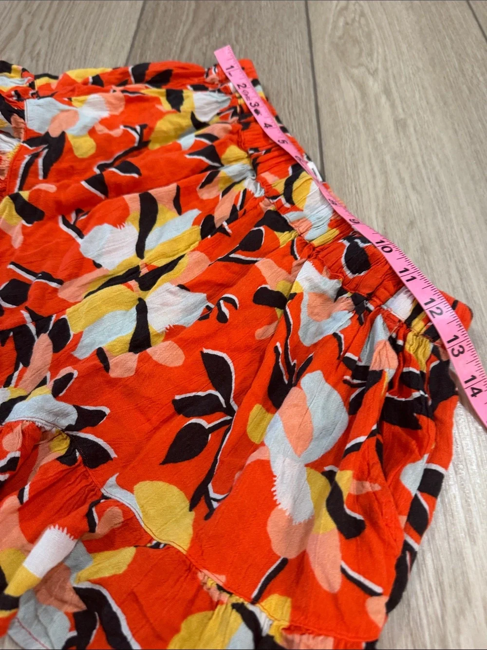 Billabong Floral All Over Print Ruffle Shorts Sz M Beachy Resortwear bright